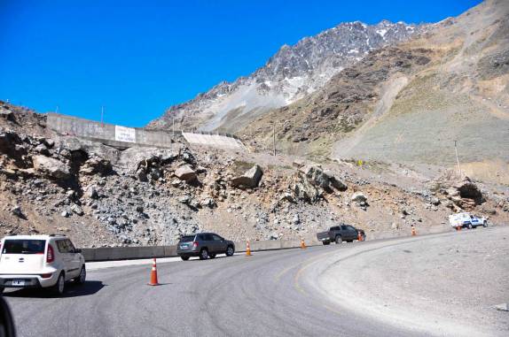 Rumo ao Paso Cristo Redentor, sobre os Andes, entre Santiago (Chile) e Mendoza (Argentina)